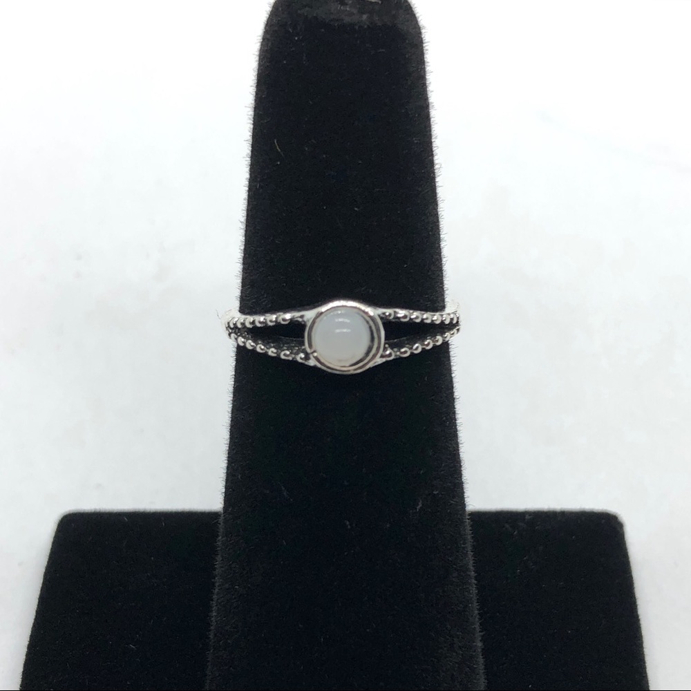 Women silver alloy ring.
